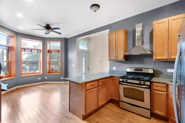 Chicago, IL 60622,1129 N Mozart Avenue #1