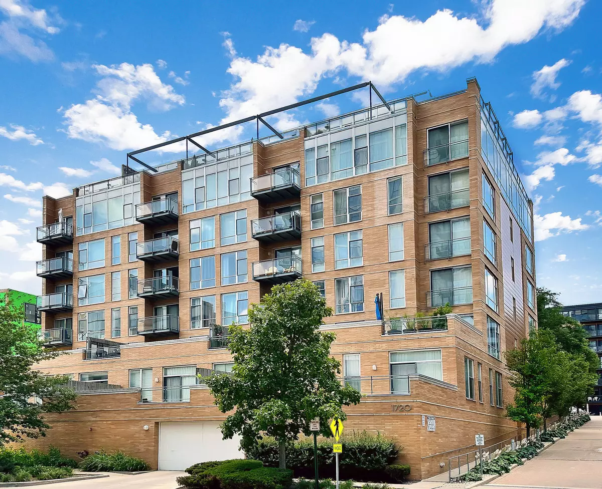 Evanston, IL 60201,1720 Oak Avenue #703