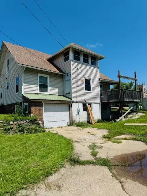 Dixon, IL 61021,322 W 3rd Street