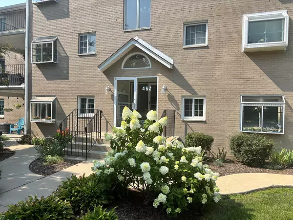 Carol Stream, IL 60188,462 S President Street #304