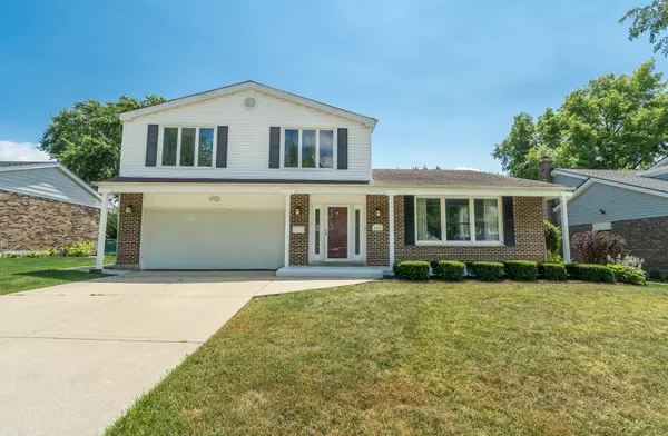 1107 W White Oak Street, Arlington Heights, IL 60005