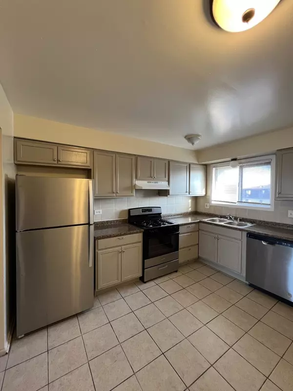 Northbrook, IL 60062,3448 Salem Walk Drive #A2
