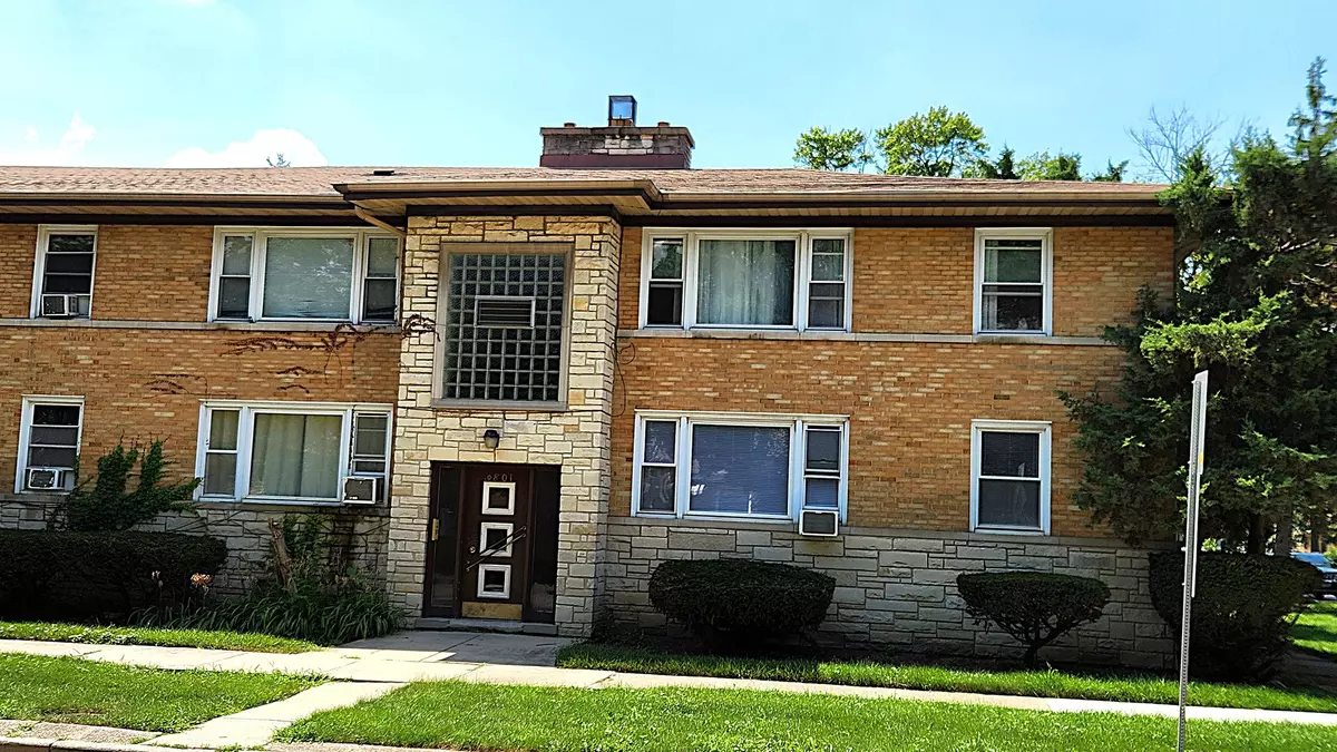 Franklin Park, IL 60131,9801 Schiller Boulevard #1N