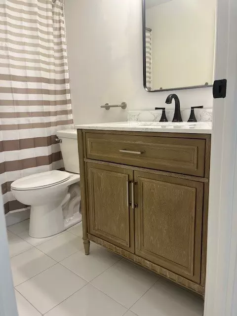 Schaumburg, IL 60194,1040 Quanset Court #1804