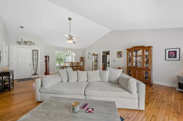 Mchenry, IL 60050,1110 S Green Street