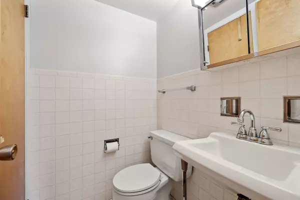 Downers Grove, IL 60515,5540 Walnut Avenue #15B