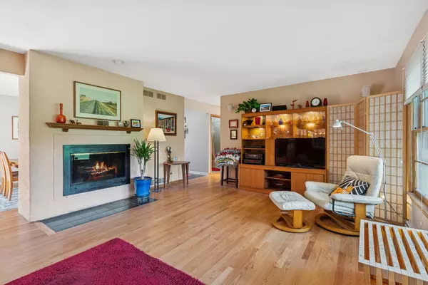 Glen Ellyn, IL 60137,22w603 Arbor Lane
