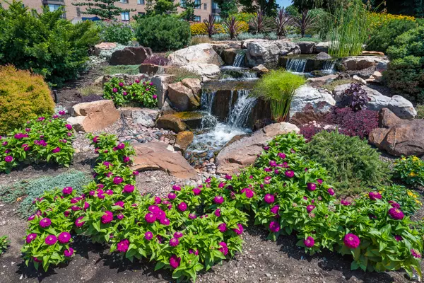 Chicago, IL 60616,637 E Woodland Park Avenue #506