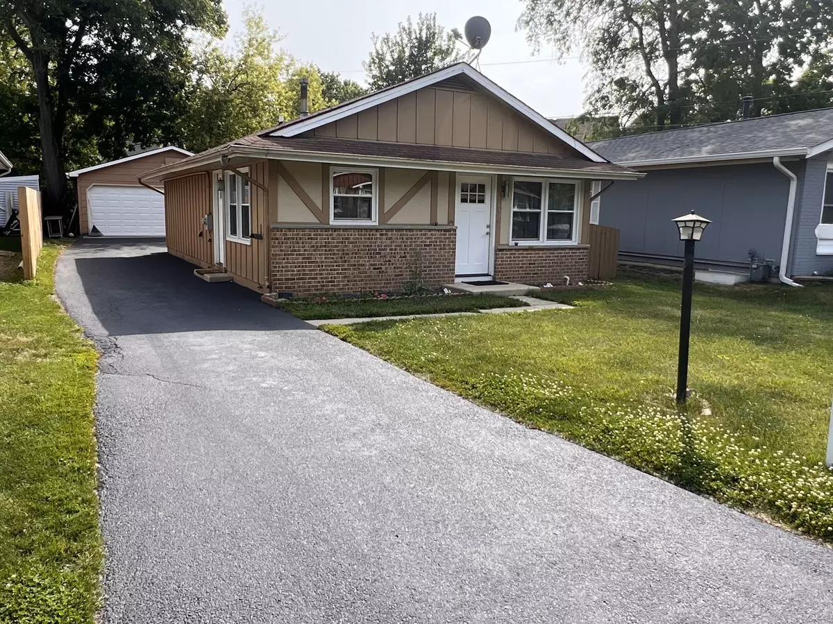 Mundelein, IL 60060,19451 W Hoag Court