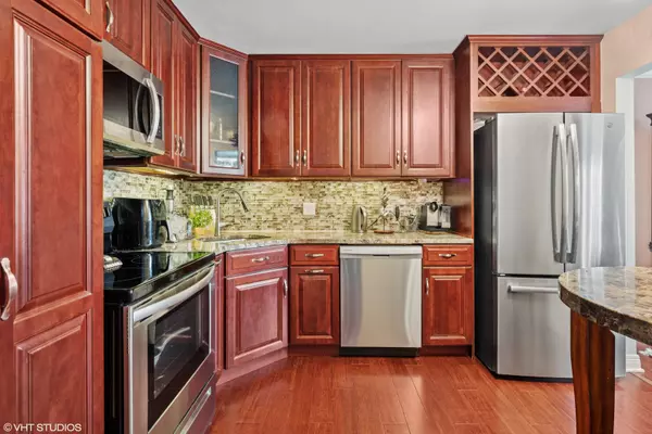 Des Plaines, IL 60016,9355 Landings Lane #406