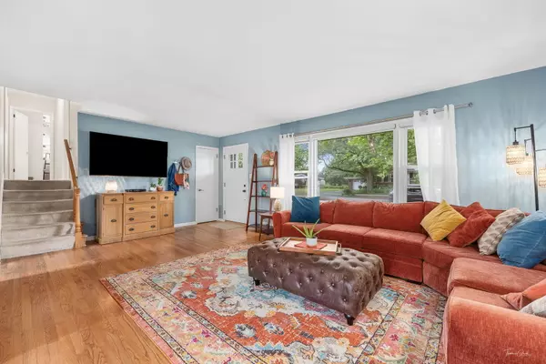 Downers Grove, IL 60515,4823 Florence Avenue