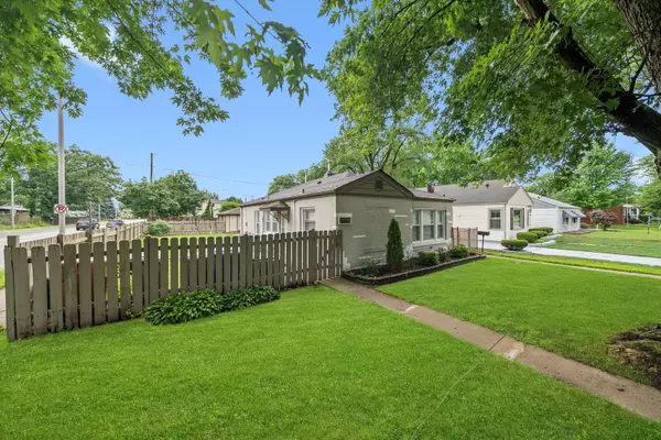 Oak Lawn, IL 60453,9301 Raymond Avenue