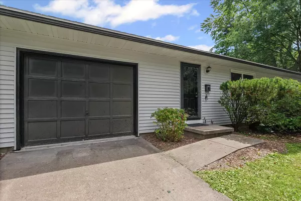Urbana, IL 61802,2207 E Country Squire Drive
