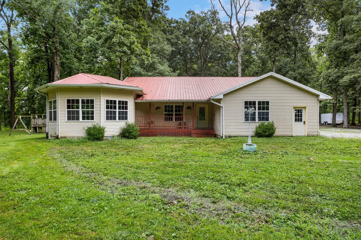 Sadorus, IL 61872,492 County Road 0