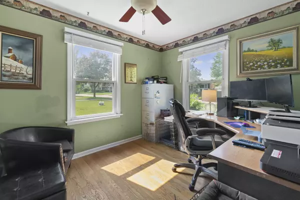 Lombard, IL 60148,219 W Crystal Avenue