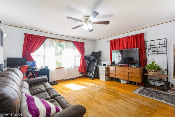 Palos Hills, IL 60465,9841 S 82nd Avenue