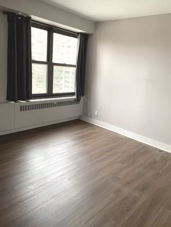 Chicago, IL 60660,6118 N Sheridan Road #1003