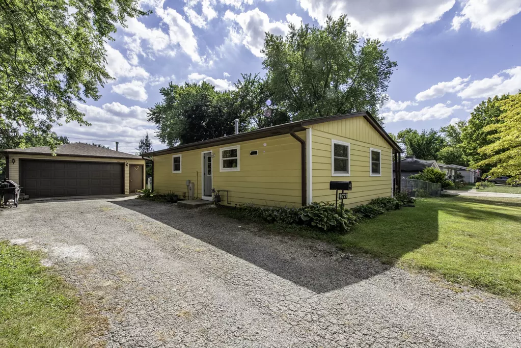 Gurnee, IL 60031,18727 W Highfield Drive