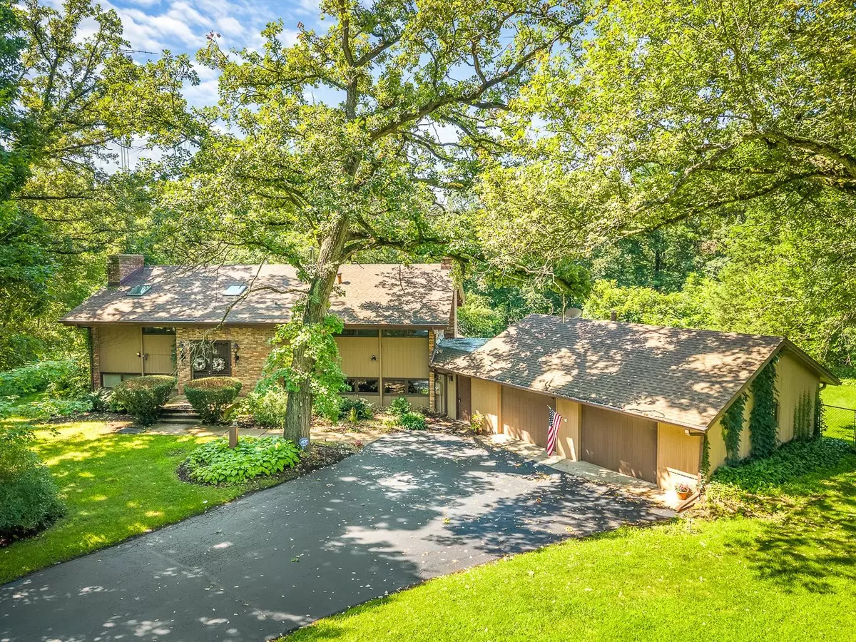Pecatonica, IL 61063,16540 Grove Creek Circle