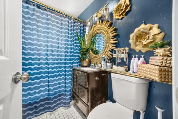 Evanston, IL 60202,1406 BRUMMEL Street