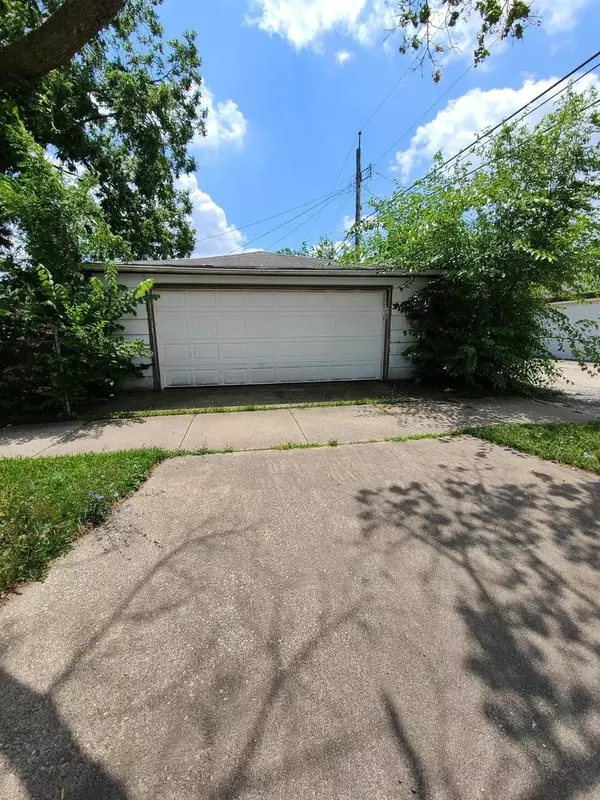 Chicago, IL 60628,9800 S Drexel Avenue