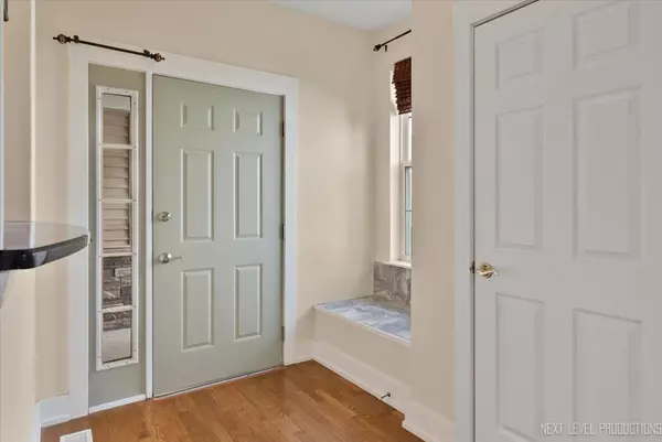 Naperville, IL 60563,910 Genesee Drive