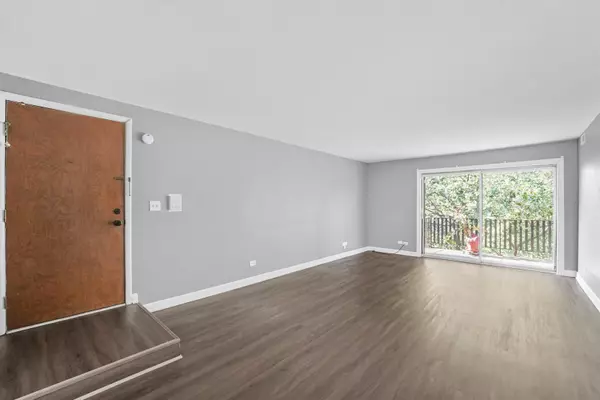 Crestwood, IL 60418,13540 Lawler Avenue #83