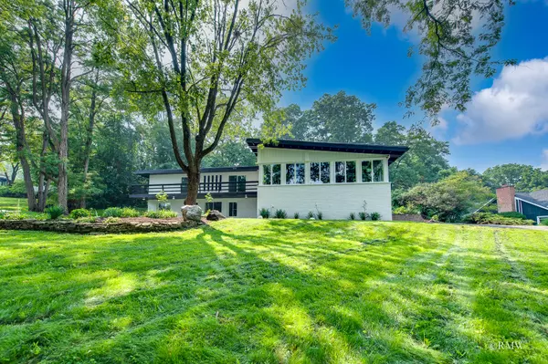 Sleepy Hollow, IL 60118,1022 Beau Brummel Drive