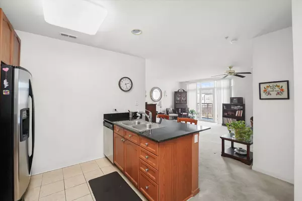 Forest Park, IL 60130,7753 Van Buren Street #306