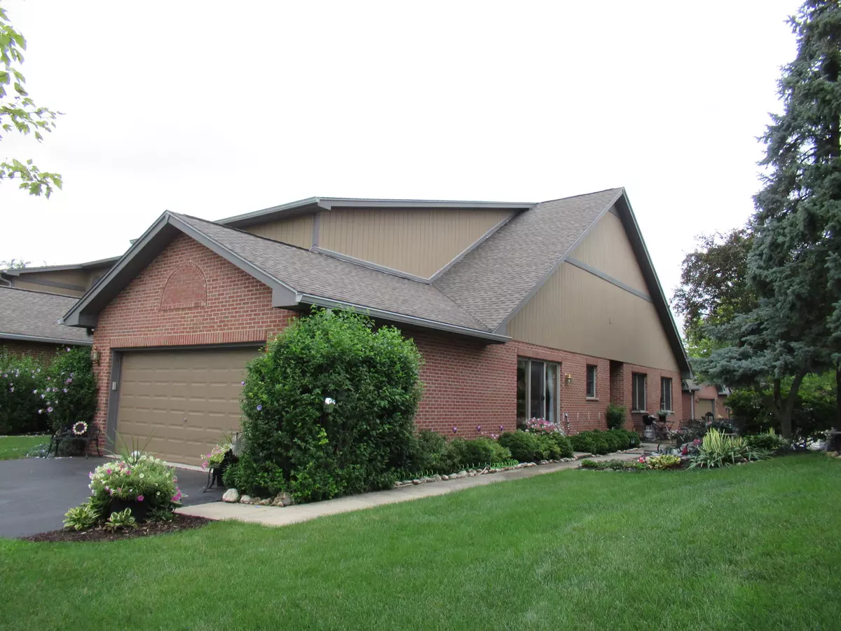 Bloomingdale, IL 60108,201 Woodland Way