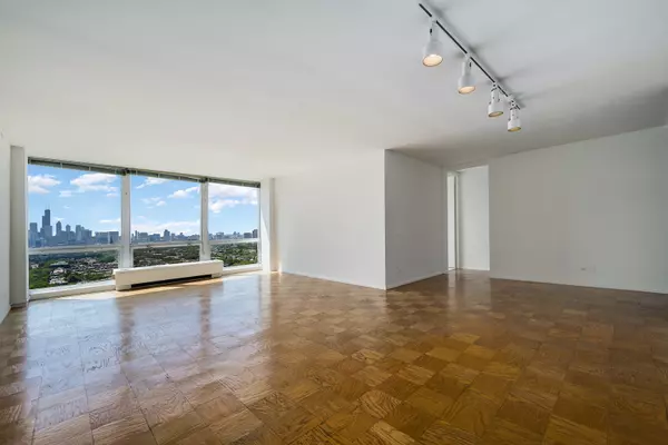 Chicago, IL 60614,2400 N Lakeview Avenue #2804