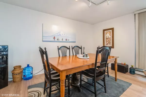 Chicago, IL 60660,6007 N Sheridan Road #31J