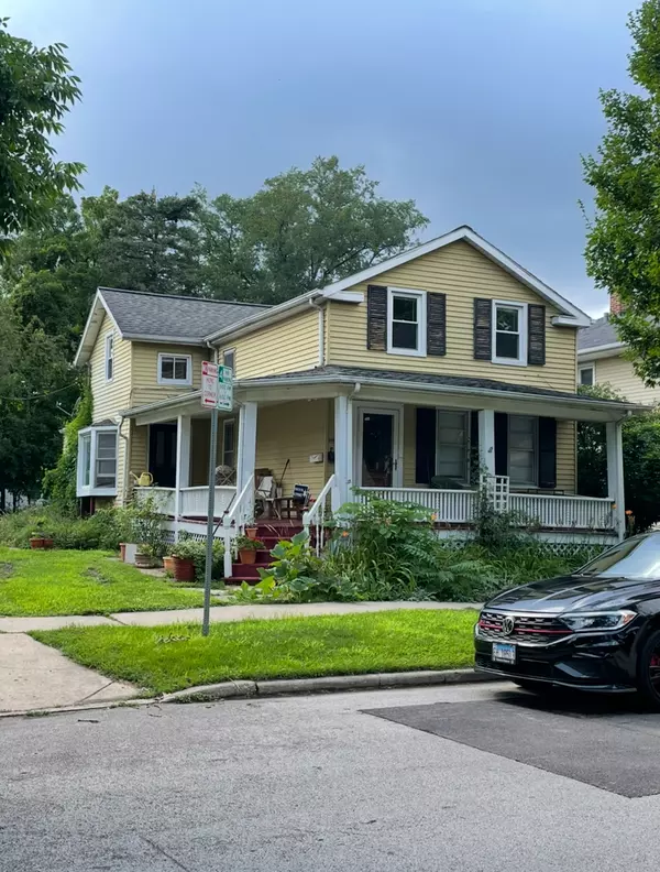 Naperville, IL 60540,209 Center Street #2