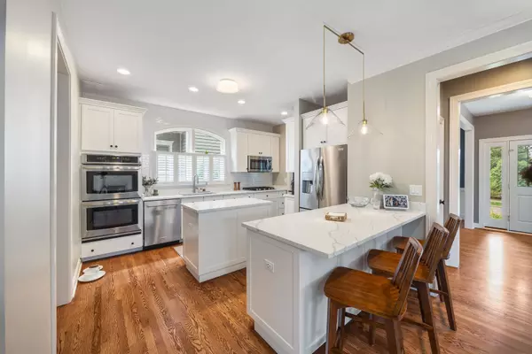 Hinsdale, IL 60521,735 W 8th Street