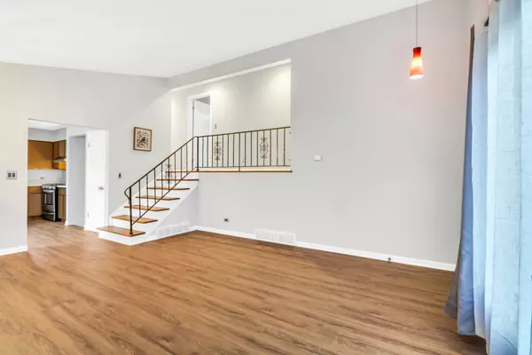 Lindenhurst, IL 60046,65 Hickory Drive