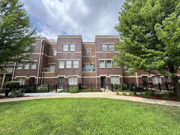 Chicago, IL 60638,4115 S Maryland S Avenue #4115
