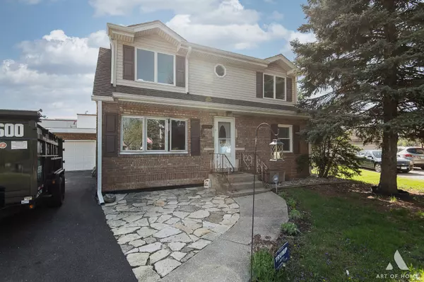7908 Garden Lane, Bridgeview, IL 60455