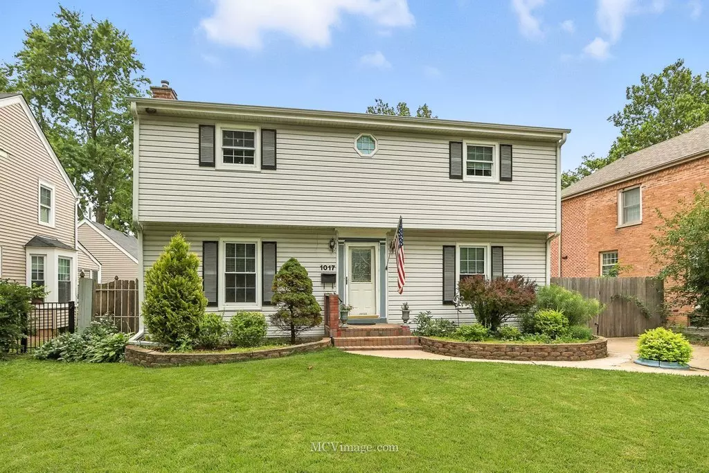 Wheaton, IL 60187,1017 N Main Street