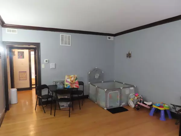 Chicago, IL 60619,7918 S Calumet Avenue