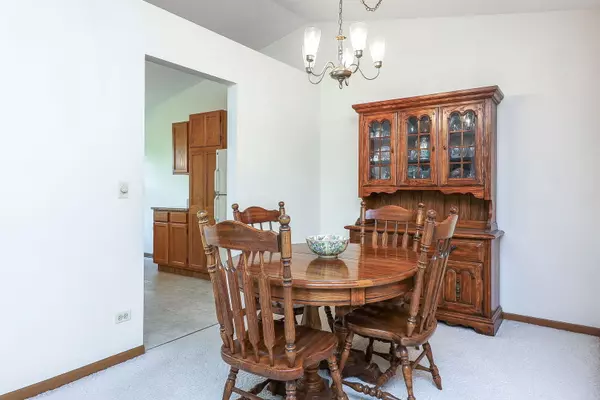 Bloomingdale, IL 60108,315 Deer Glen Way #2D