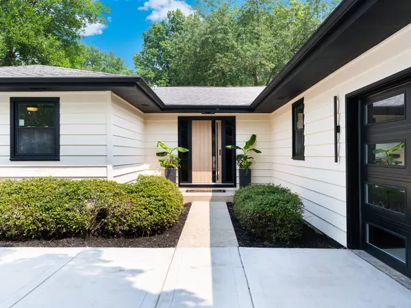 Naperville, IL 60540,104 Devon Lane