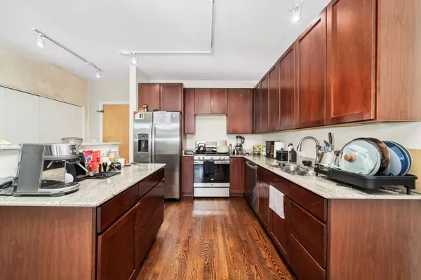 Chicago, IL 60608,1070 W 15TH Street #403