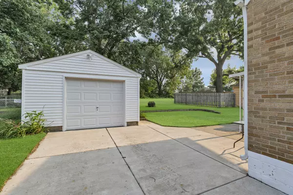 Sycamore, IL 60178,528 Sycamore Street