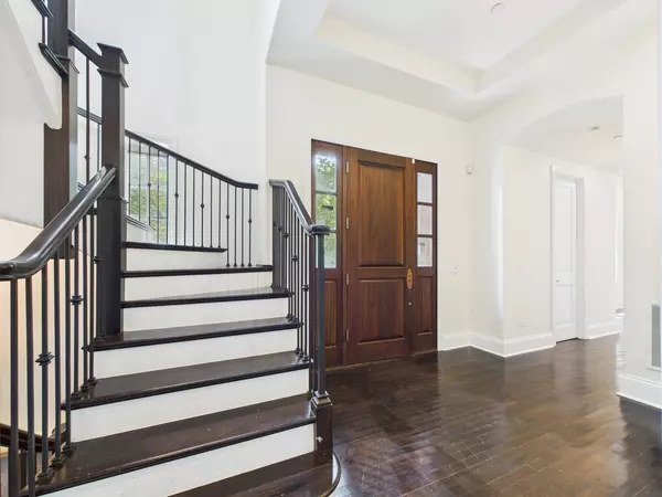 Chicago, IL 60614,1242 W Dickens Avenue