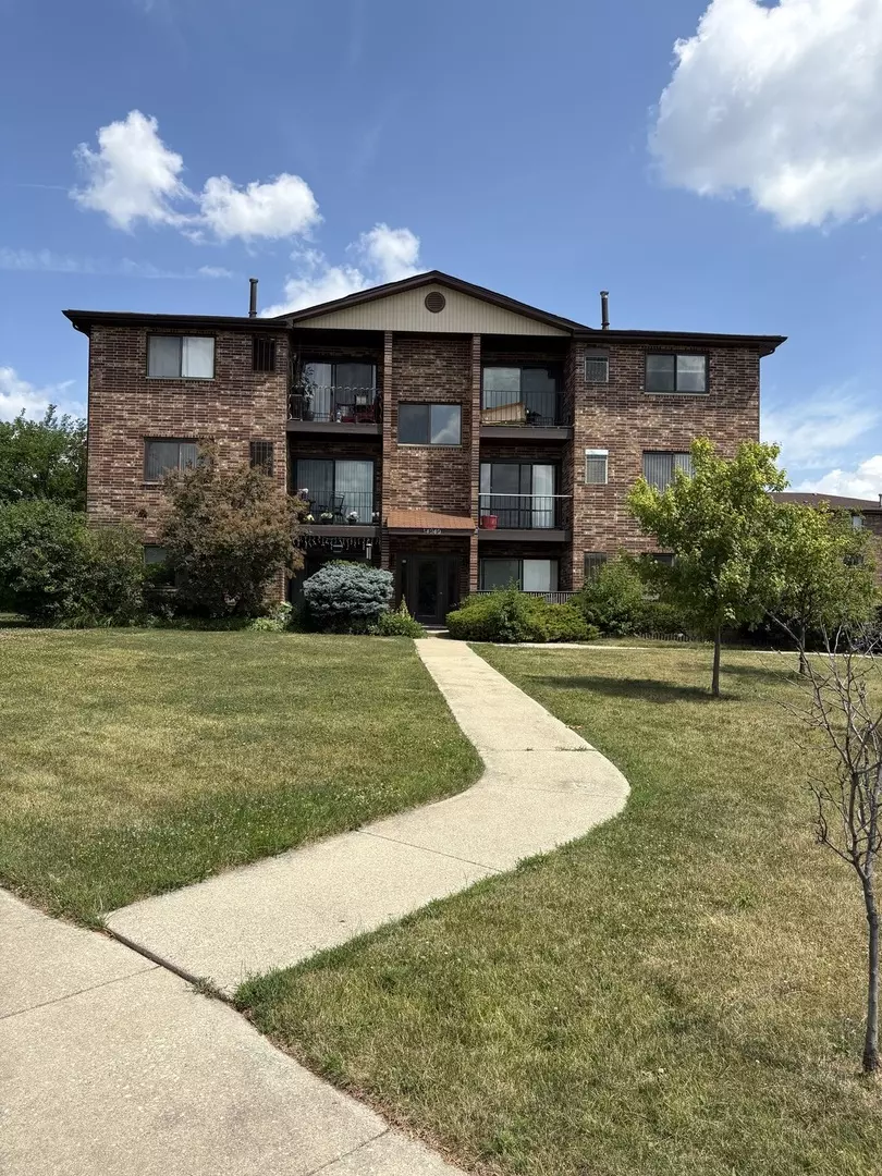 Orland Park, IL 60462,14949 Lakeview Drive #204