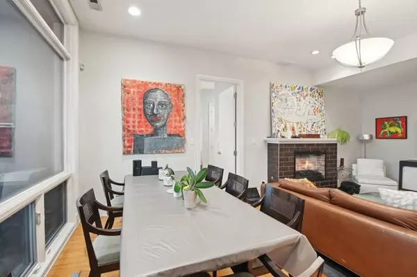 Chicago, IL 60622,2424 W Chicago Avenue #202