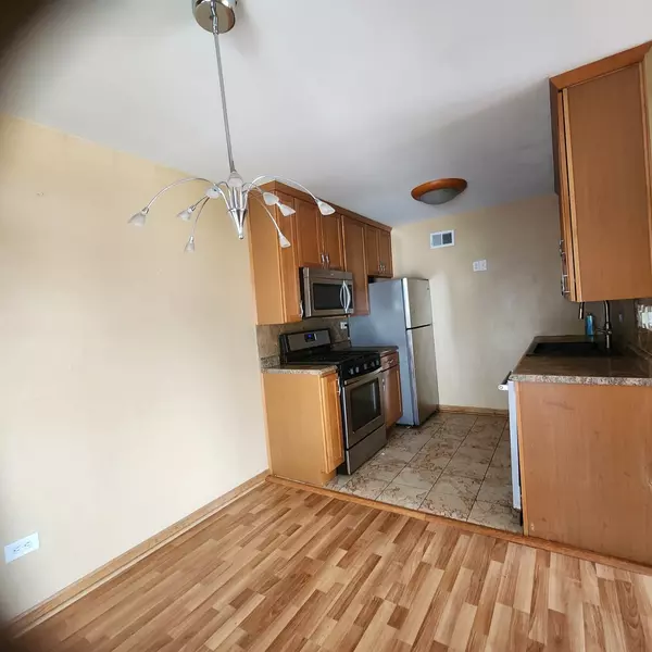 Wheeling, IL 60090,1307 ELY Court #1307