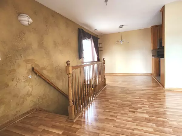 Wheeling, IL 60090,1307 ELY Court #1307