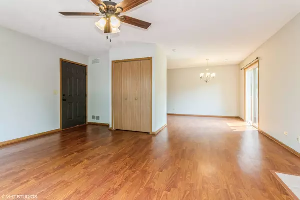 Geneva, IL 60134,253 S Harrison Street #253