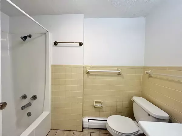 Normal, IL 61761,1006 Sheryl Lane